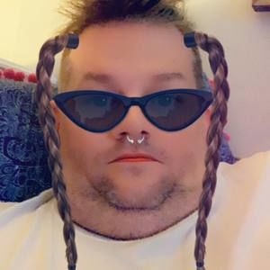 Meet your Posher, Derek